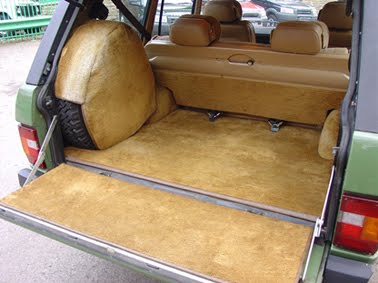 1984 Range Rover Rear Boot Carpeted Beige.jpg